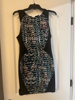 Lush Black Sleeveless Midi Dress with Navy and Red Abstract Print